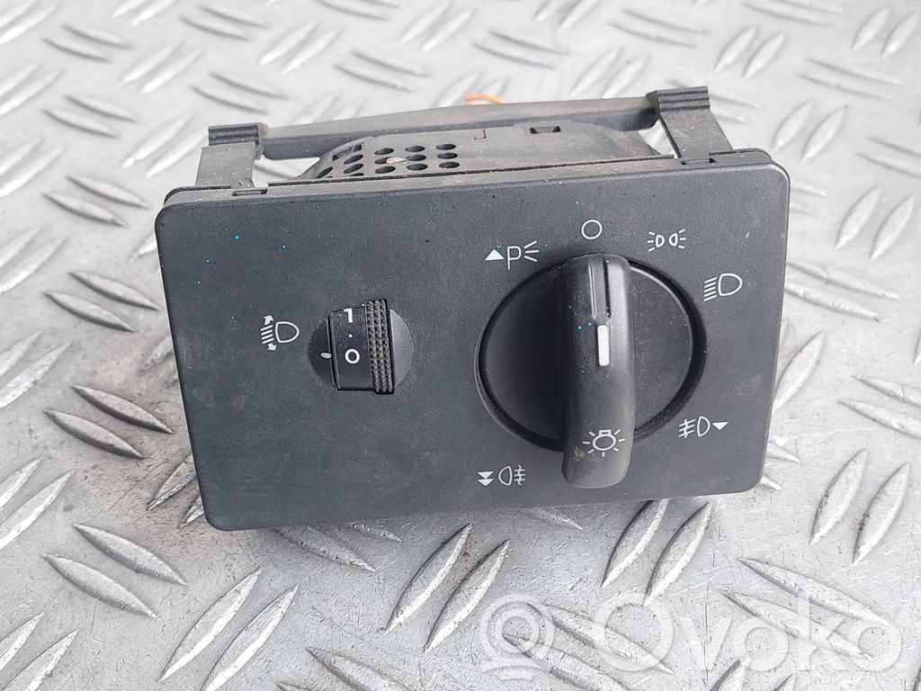 Ford Focus Light switch 