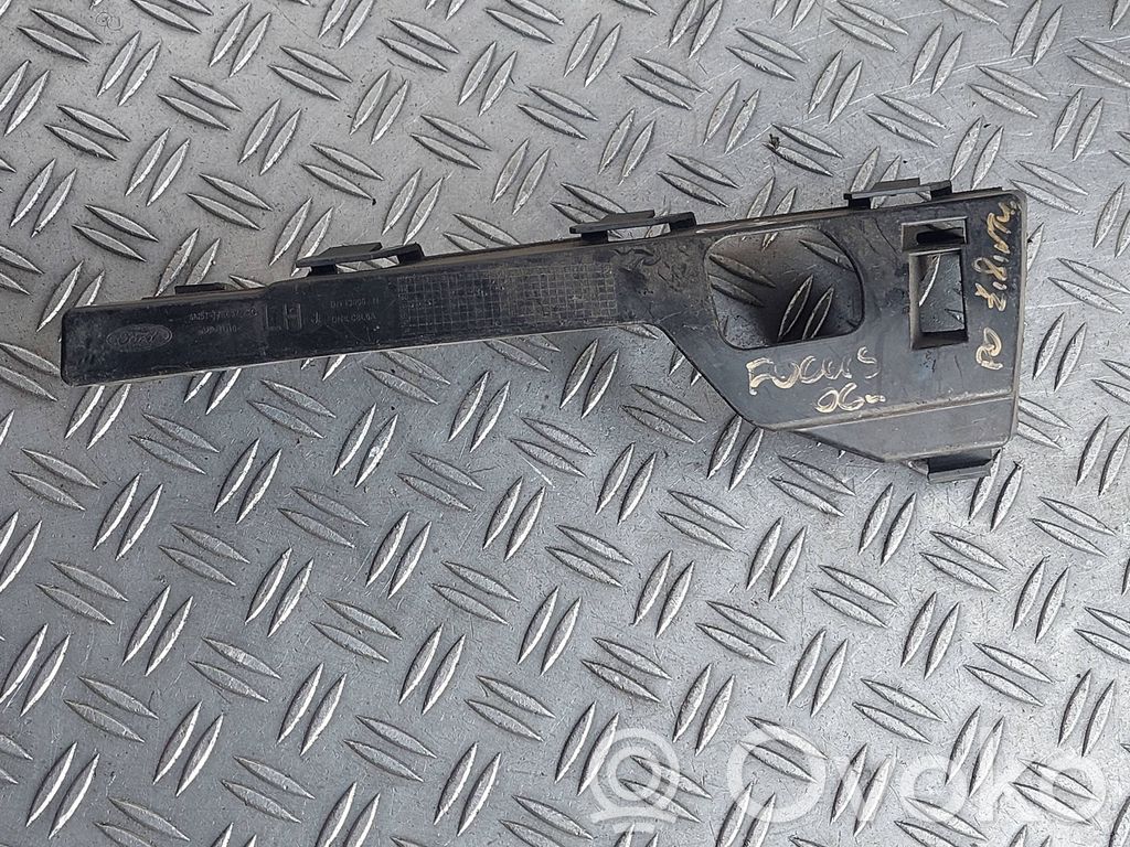Ford Focus Front bumper mounting bracket 