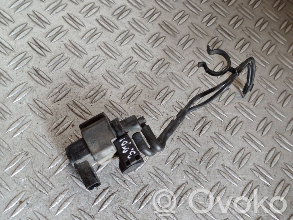 Audi Q7 4L Zawór podciśnienia / Elektrozawór turbiny 