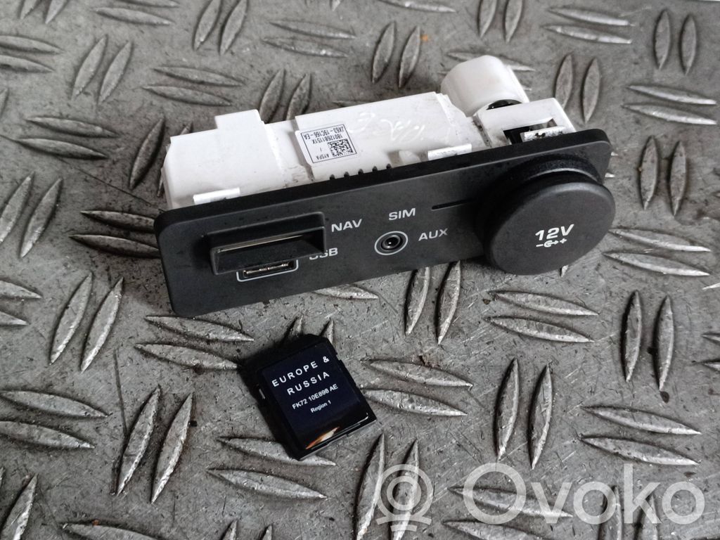 Jaguar F-Pace USB socket connector 
