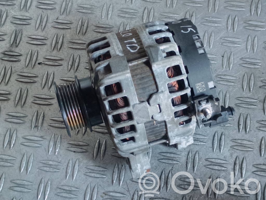 Volvo V40 Ģenerators 