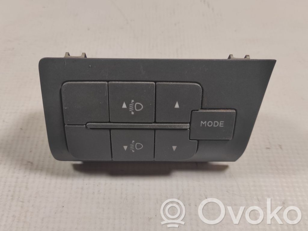 Headlight level height control switch   B569