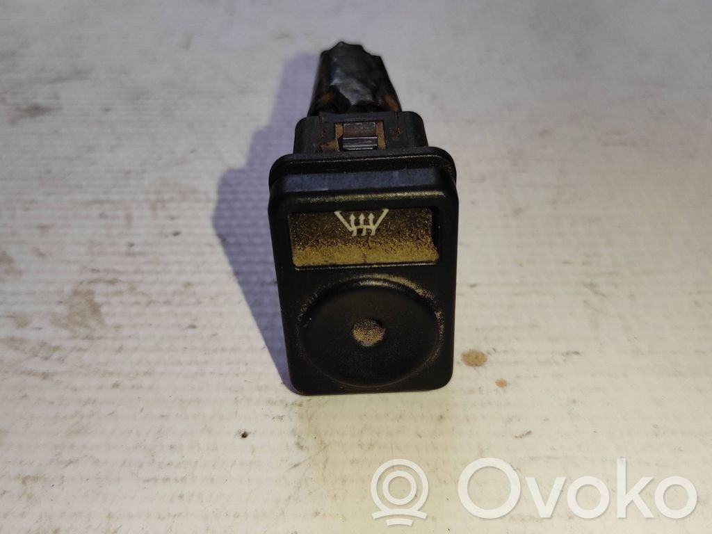 Windscreen/window heater switch   D3L0A