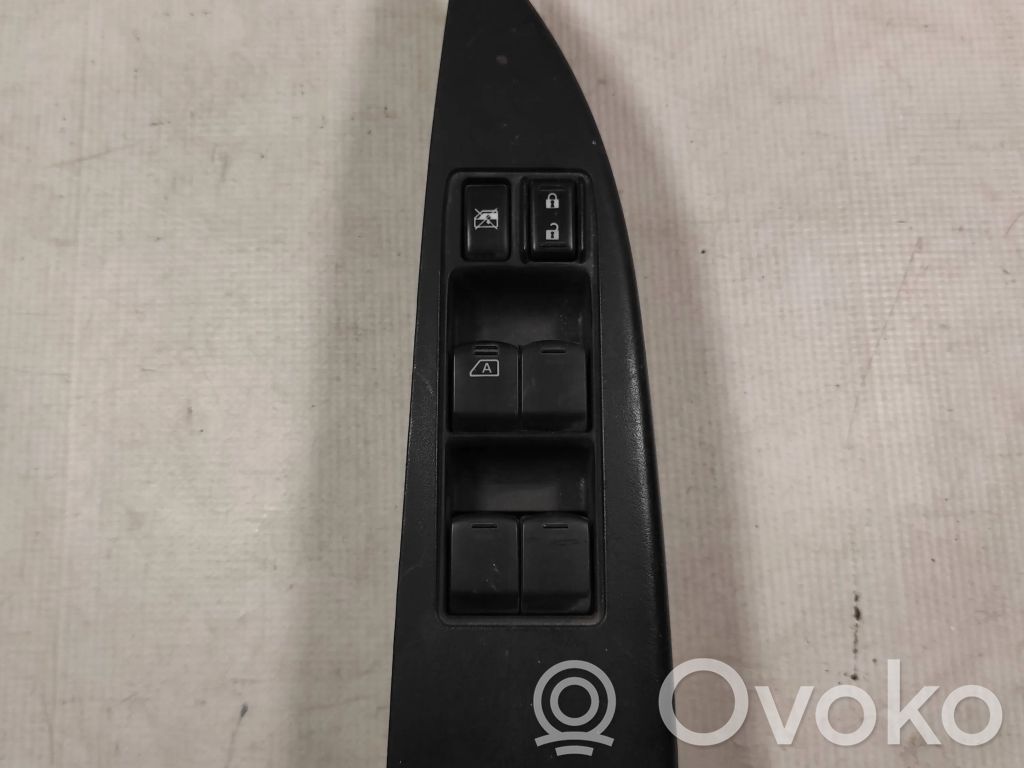 Subaru Outback Elektrisko logu slēdzis 