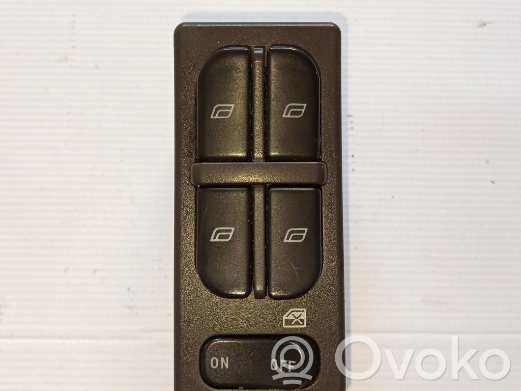 Electric window control switch   5547906