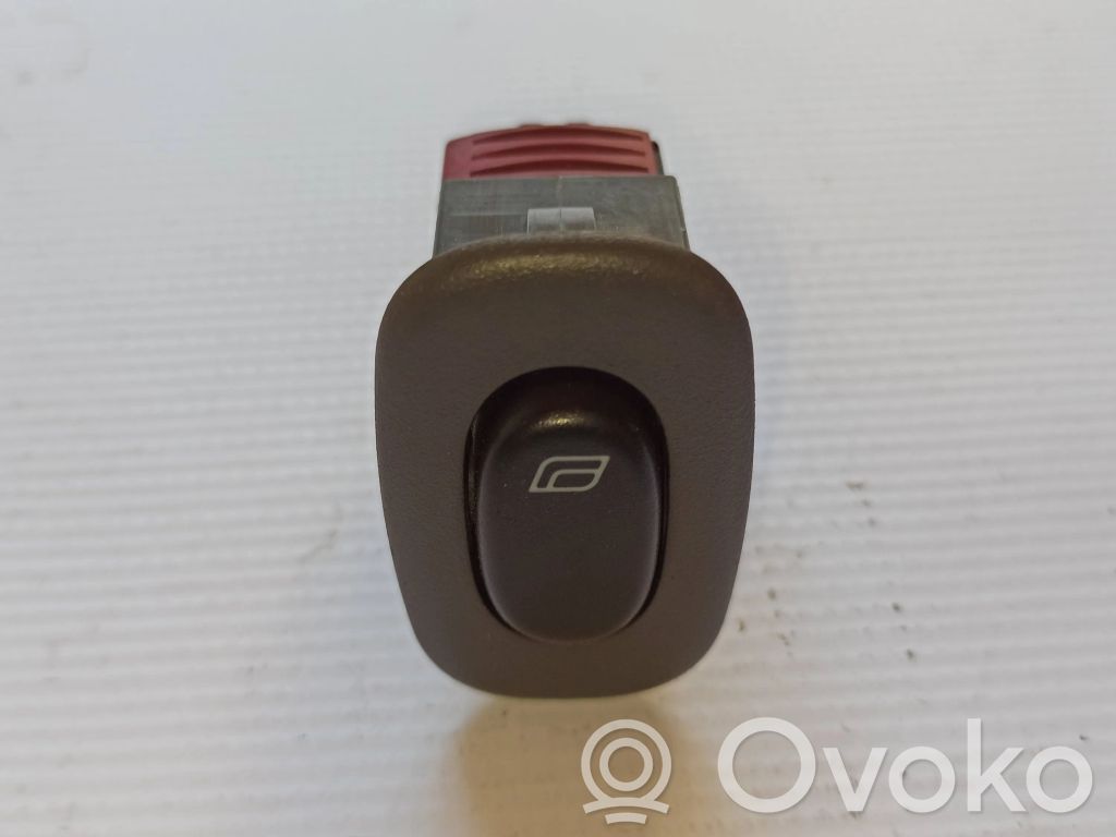 Electric window control switch   4927547,W318K