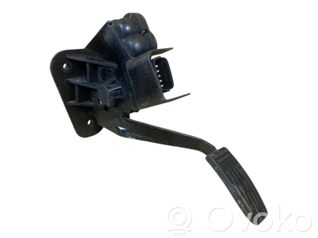 Accelerator throttle pedal   YC159F836BD