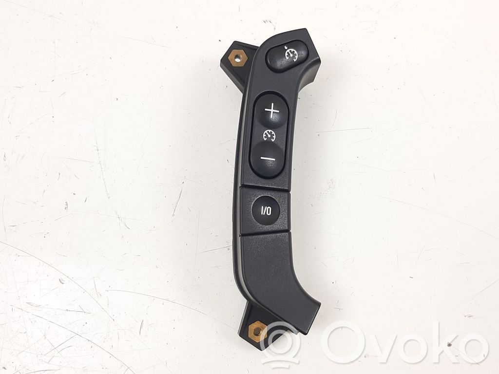 Steering wheel buttons/switches   6922852,61316922852