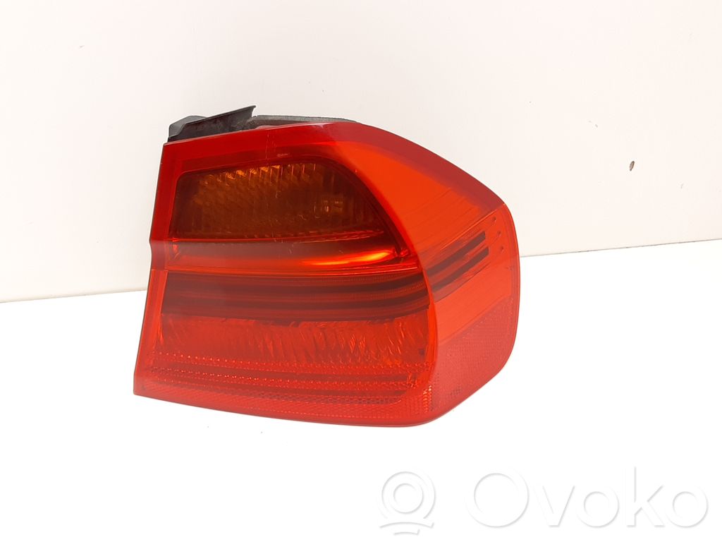 Rear/tail lights   6937458