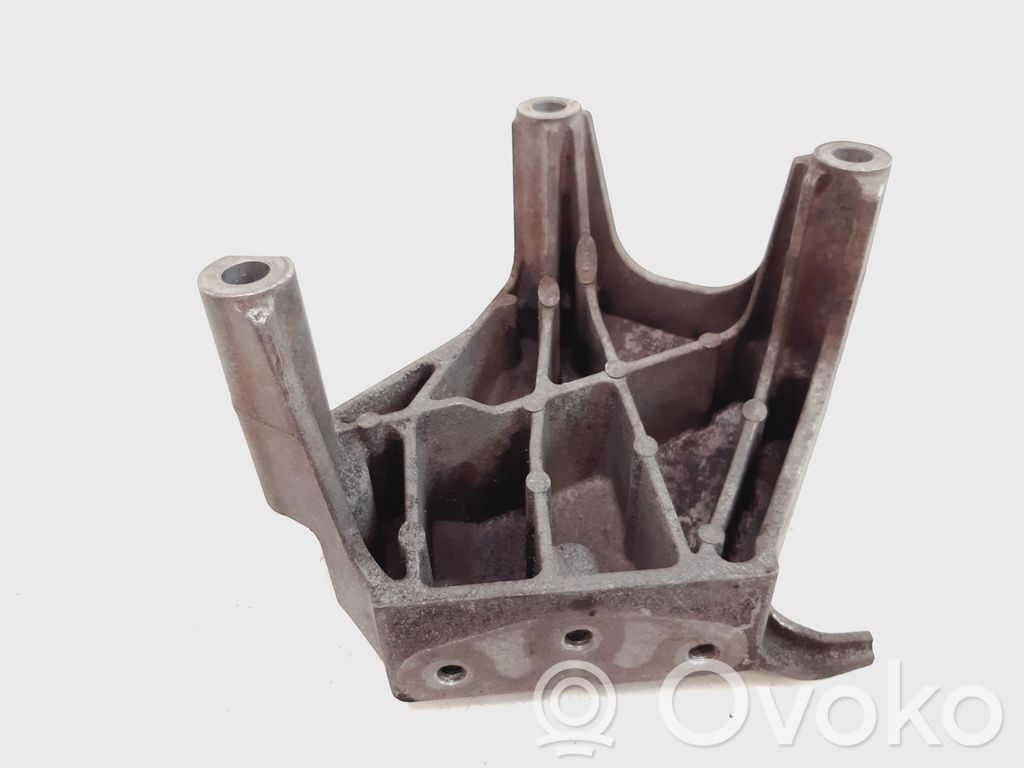 Engine mounting bracket   13248477