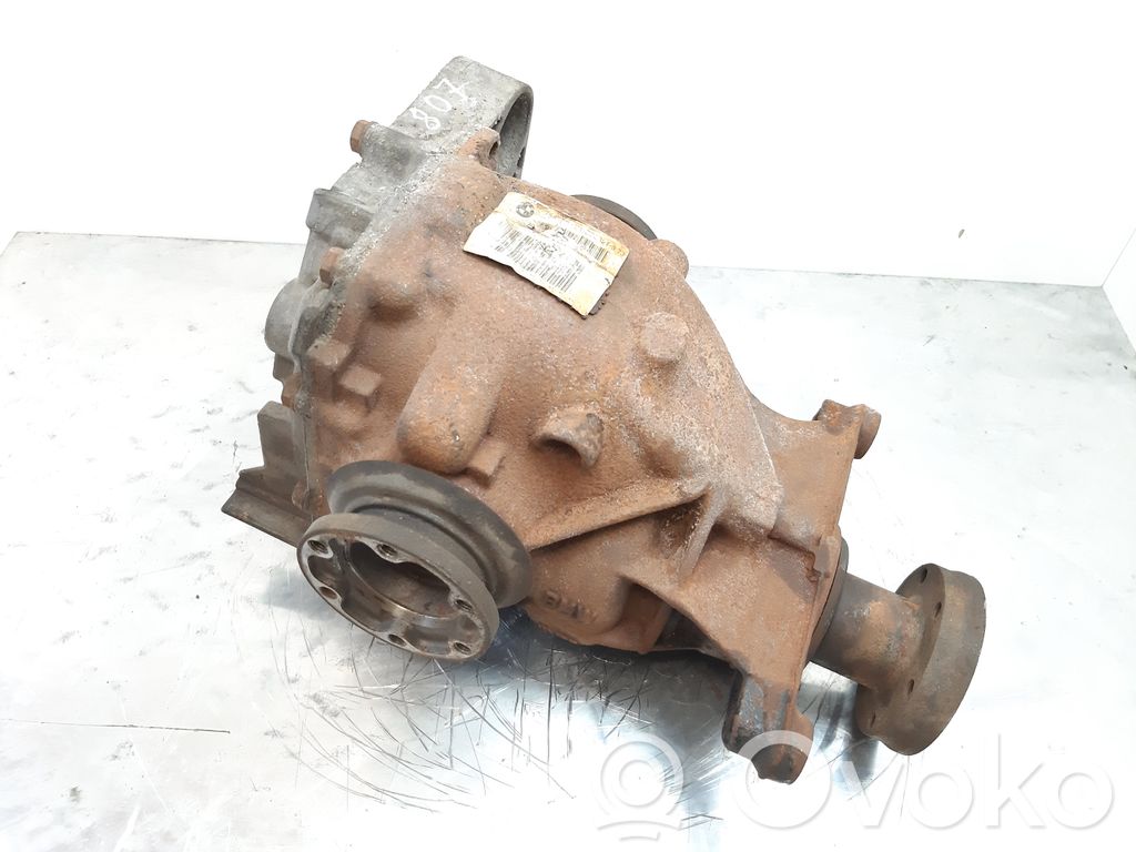 BMW 5 E60 E61 Aizmugurējais reduktors 