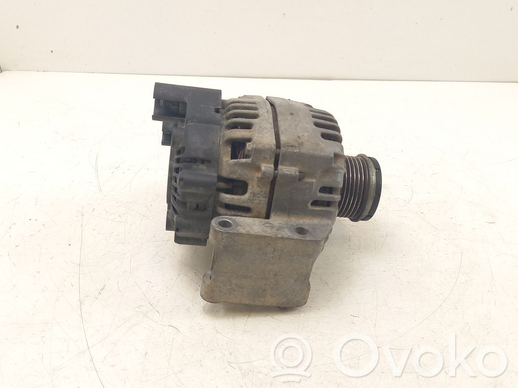 Opel Corsa D Alternador 