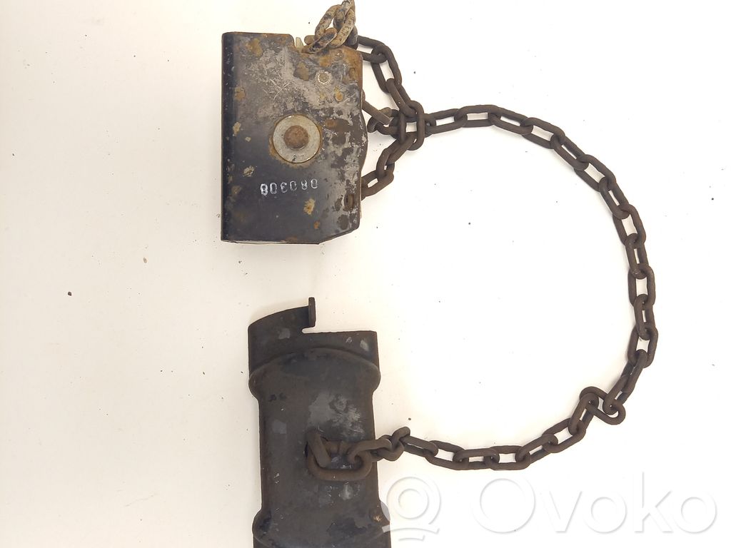 Toyota Hilux (AN10, AN20, AN30) Spare wheel mounting bracket 