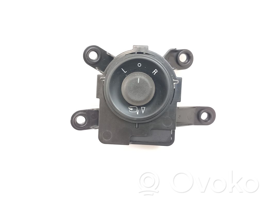 Chevrolet Orlando Wing mirror switch 