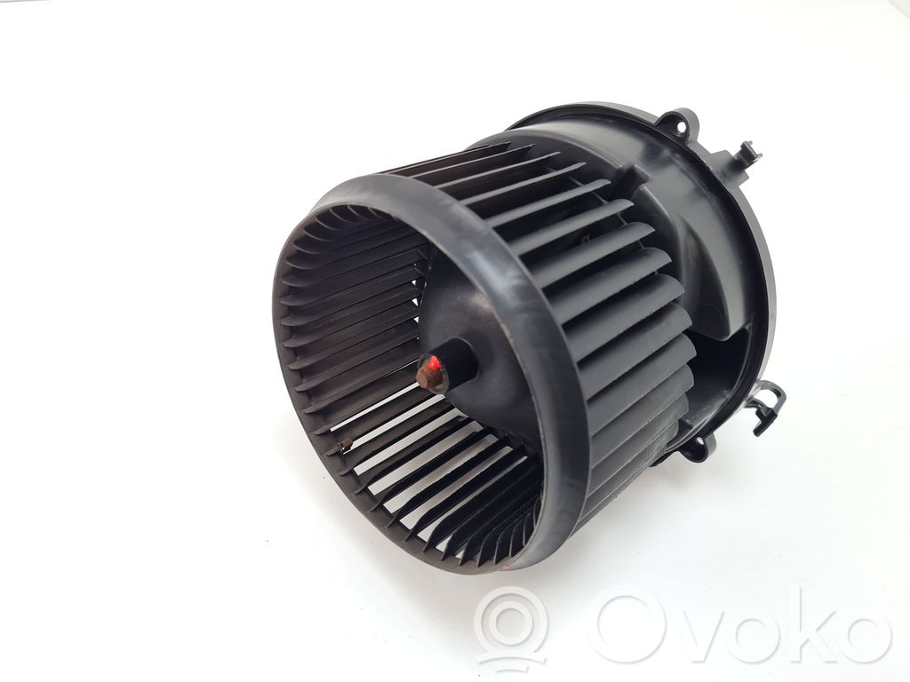 BMW 2 F46 Heater fan/blower 