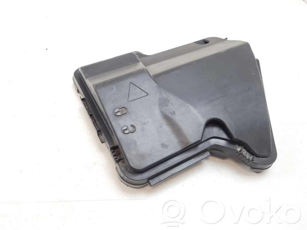 BMW X5 E70 Fuse box cover 