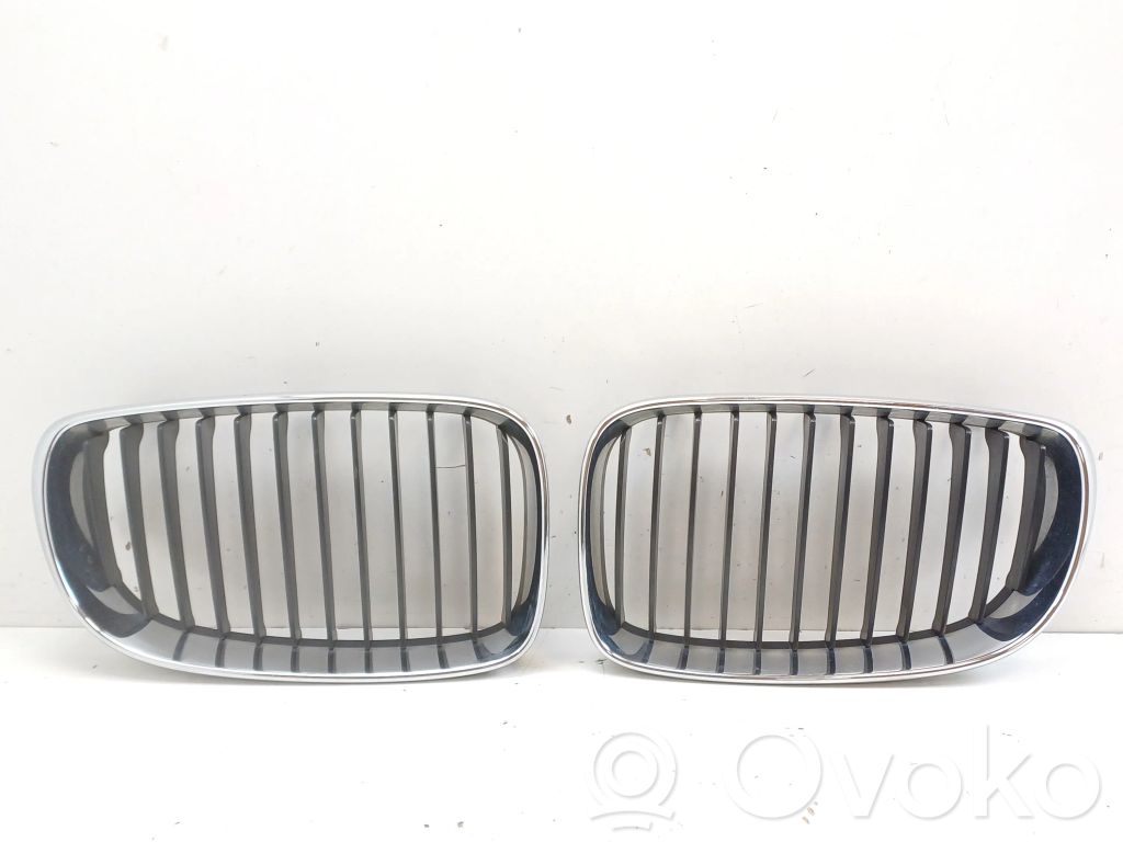 BMW 1 E82 E88 Front bumper upper radiator grill 
