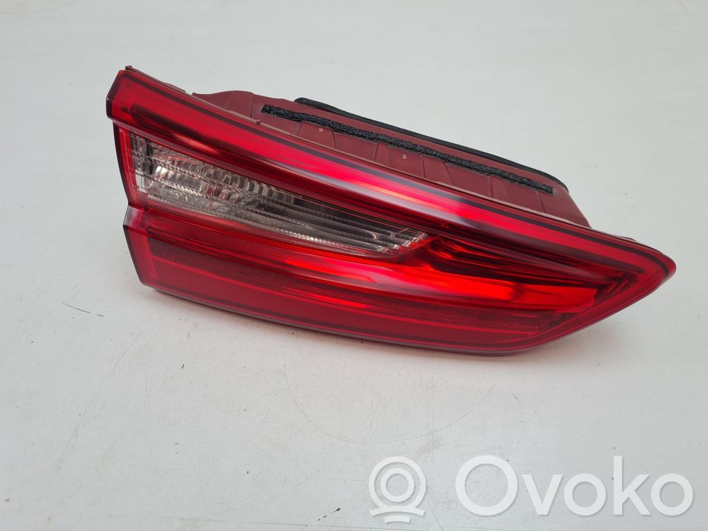 KIA Optima Takaluukun takavalot 