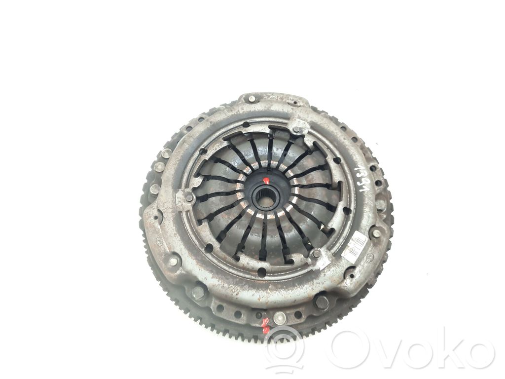 Nissan Note (E12) Sankabos komplektas 