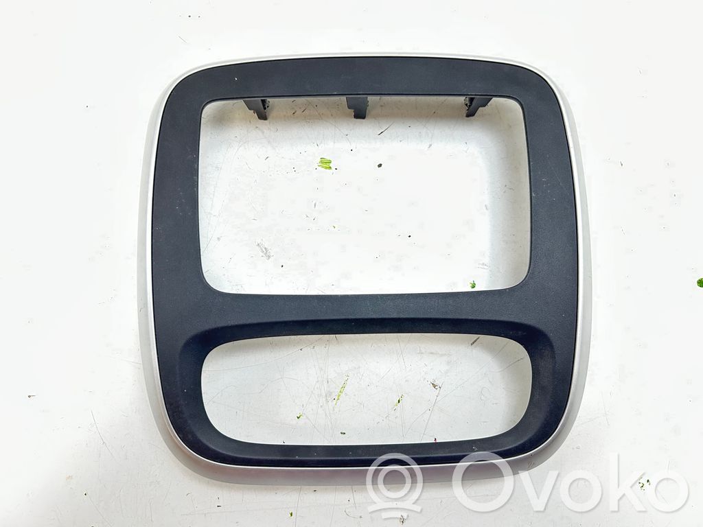Renault Trafic III (X82) Rămă unitate radio/GPS 