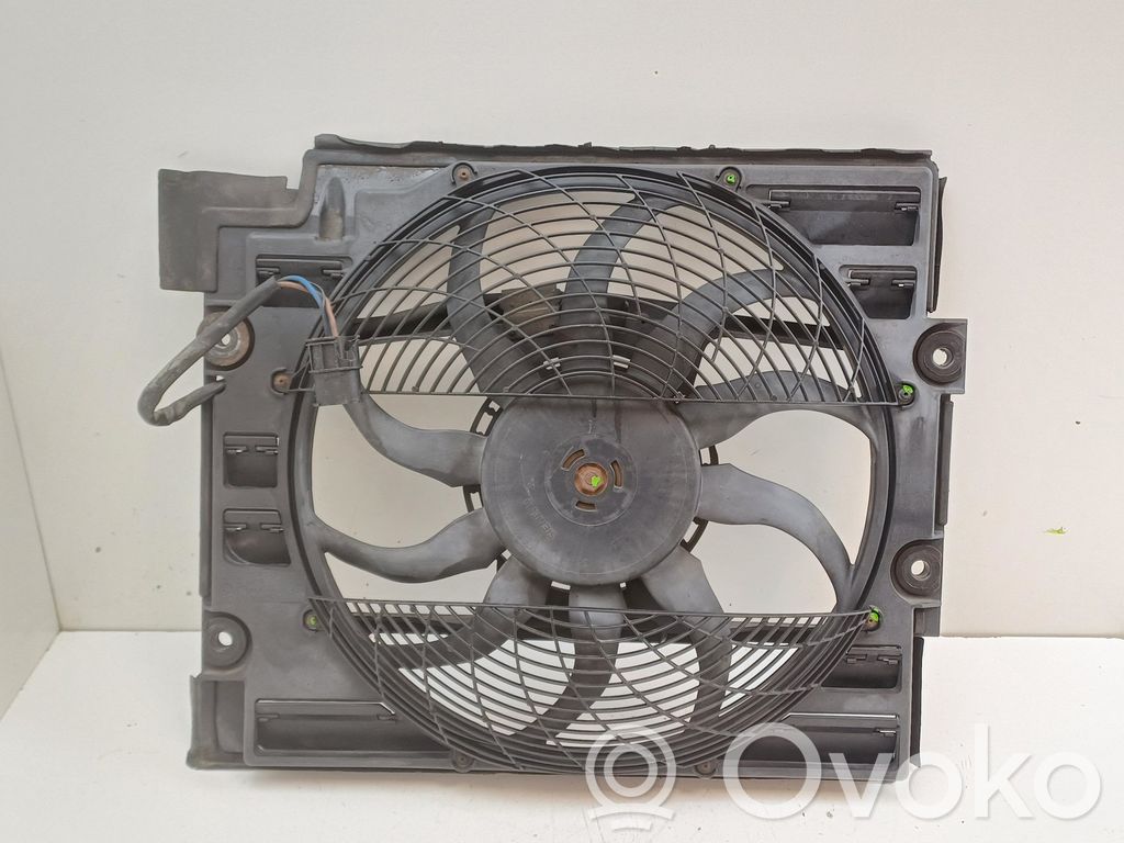 BMW 5 E39 Elektrisks radiatoru ventilators 
