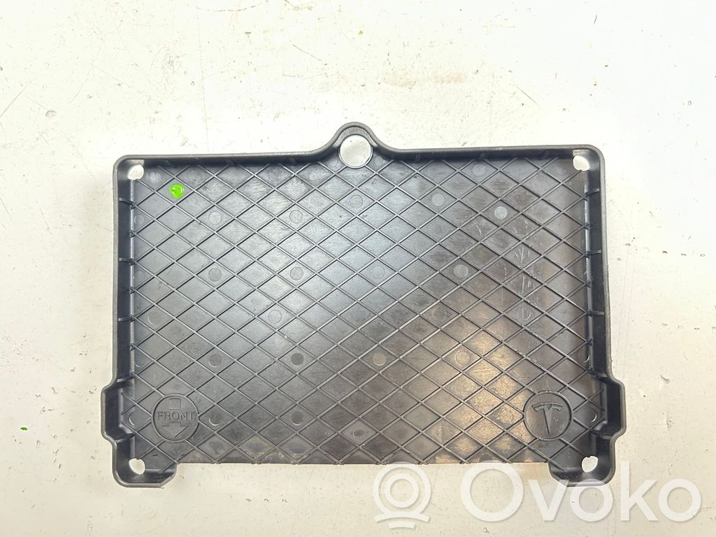 Tesla Model S Akumuliatoriaus tvirtinimo padas 