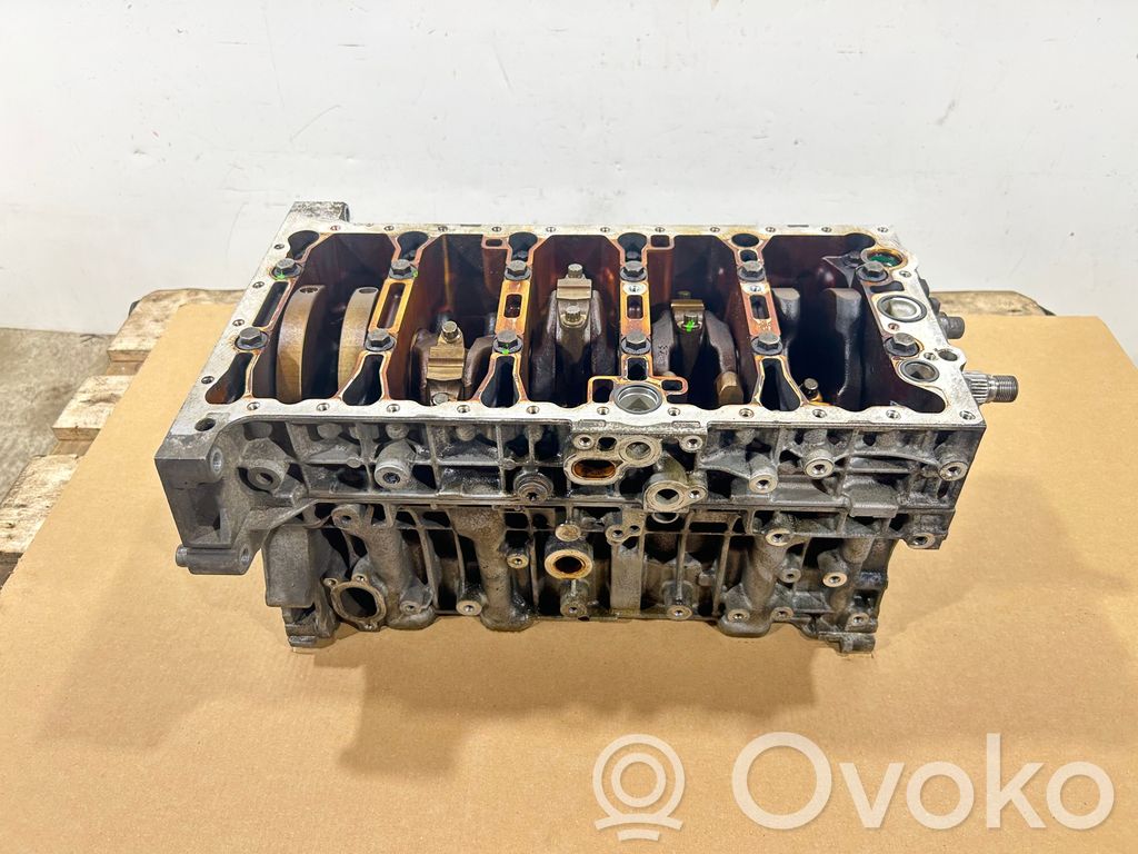 Engine block   B5254T11,3065014,30677775