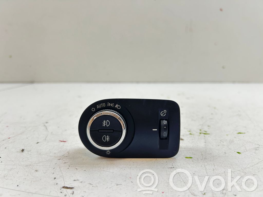 Opel Zafira C Light switch 