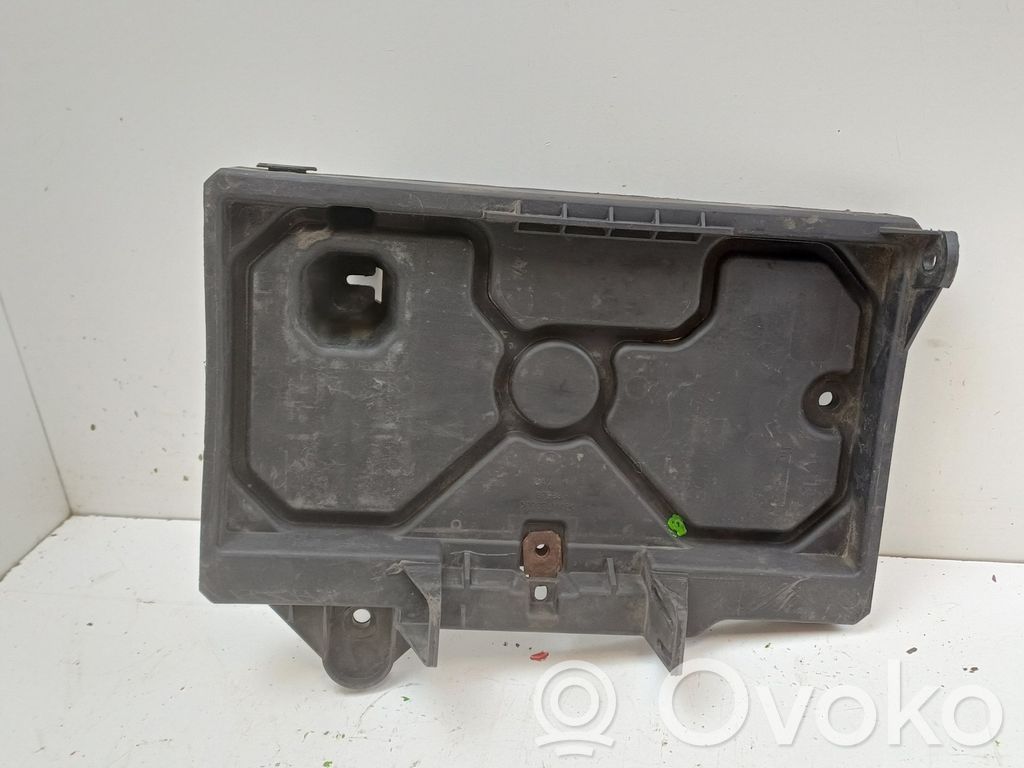 Jeep Grand Cherokee (WK) Battery tray 