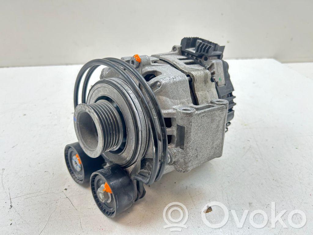Audi A4 S4 B9 8W Ģenerators 