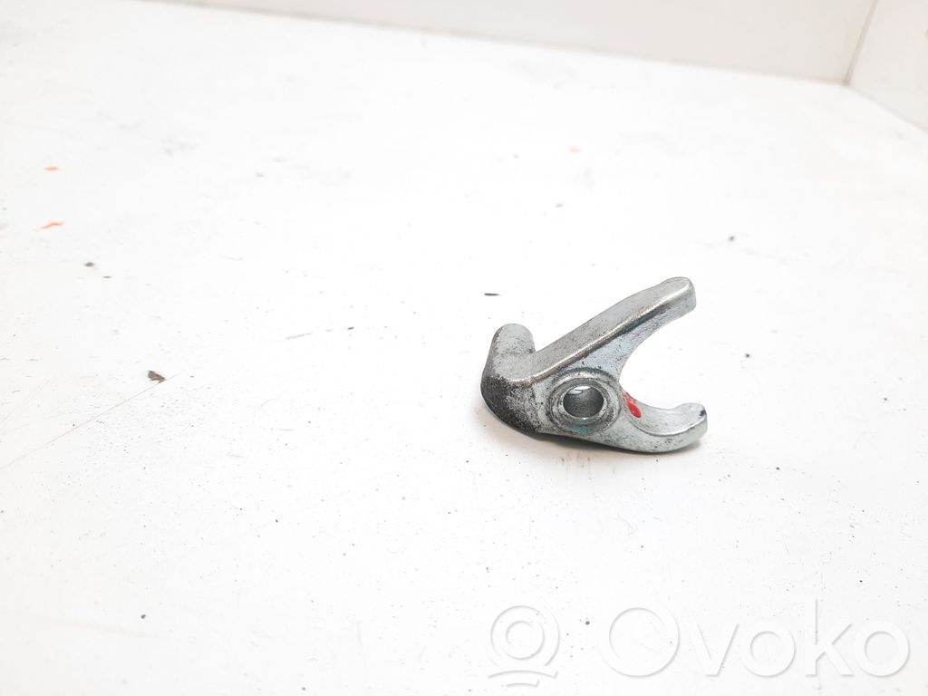 Fuel pump bracket