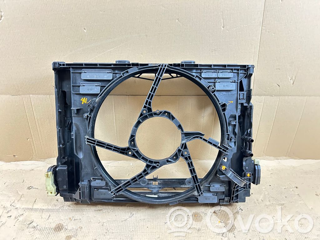 Radiator support slam panel bracket   2284240