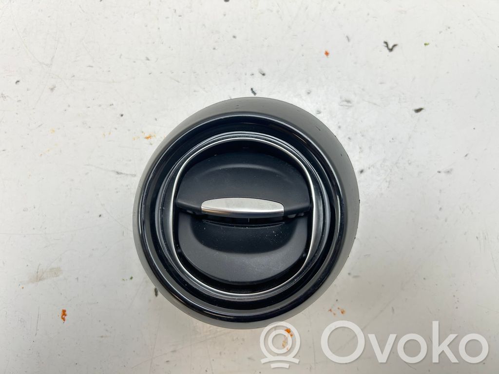 Renault Clio IV Rejilla de ventilación central del panel 