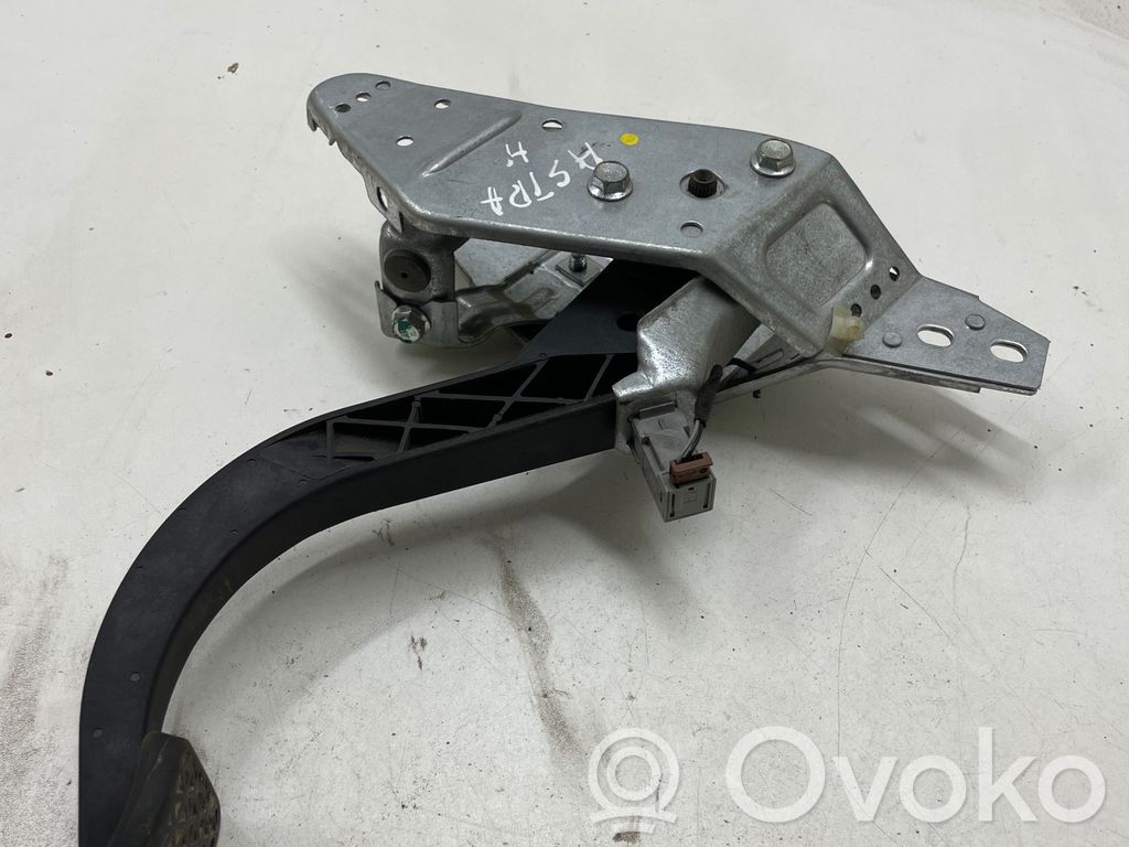Opel Astra H Sankabos pedalas 