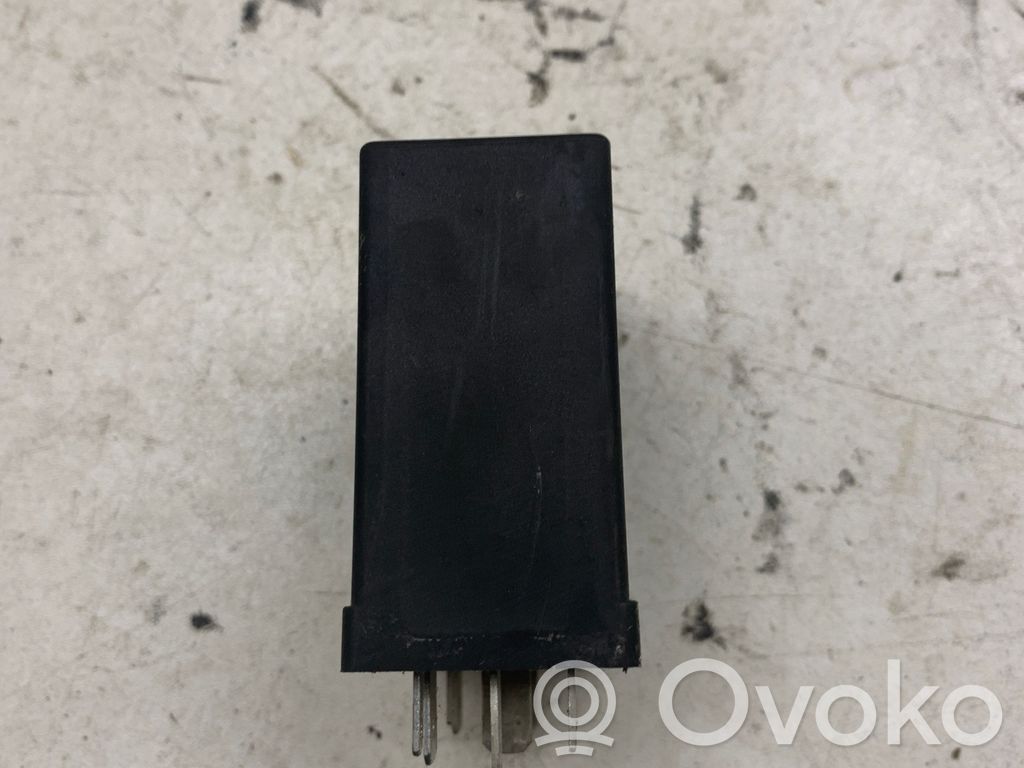 Audi 80 90 S2 B4 Muu rele 