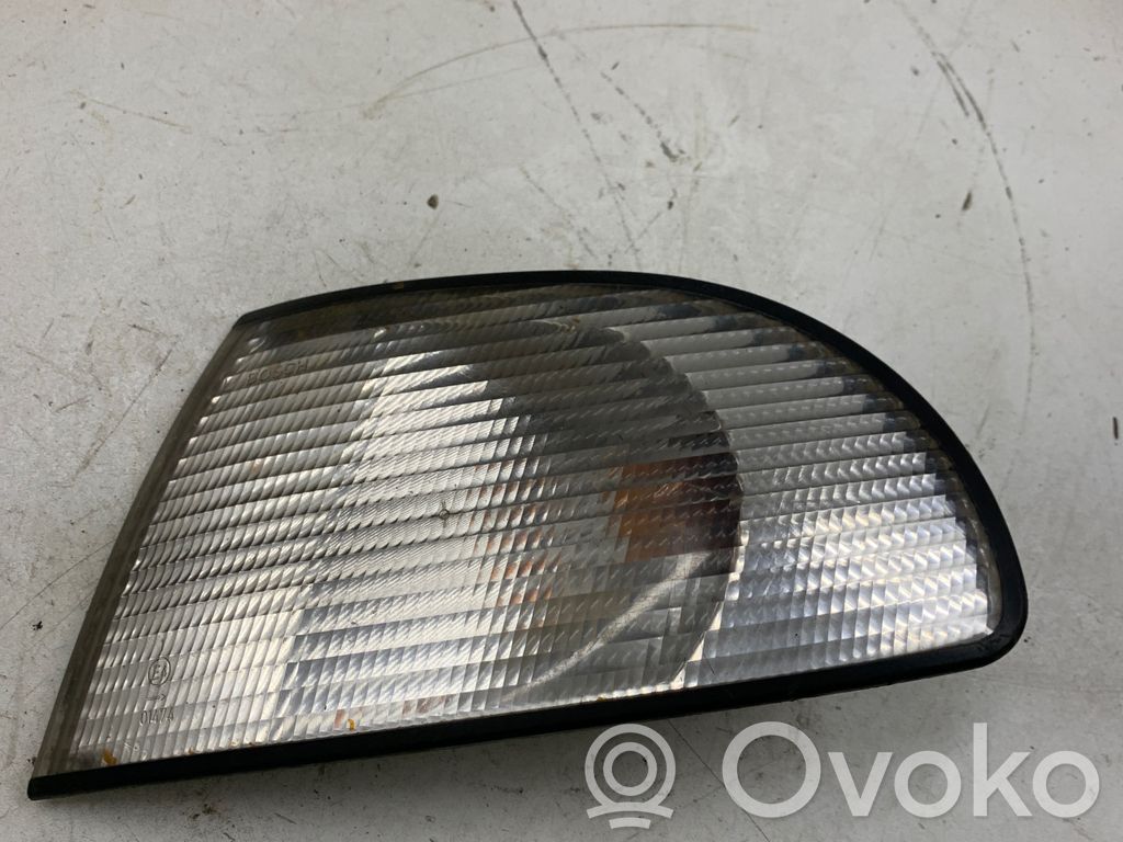 Audi A4 S4 B5 8D Front indicator light 
