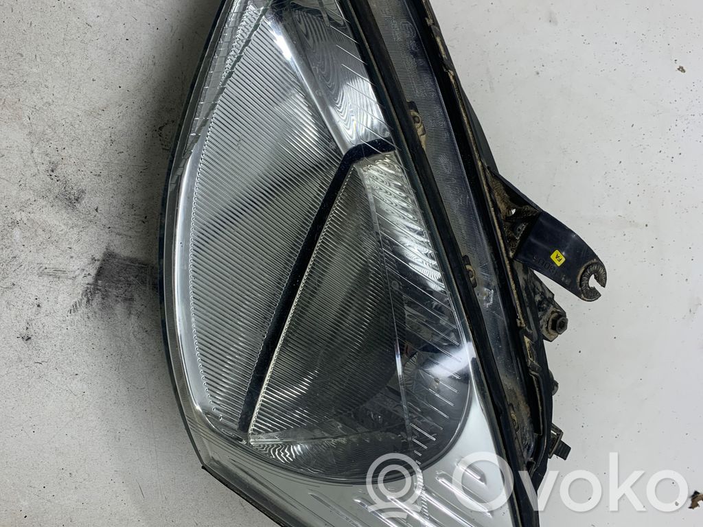 Ford Focus Headlight/headlamp 