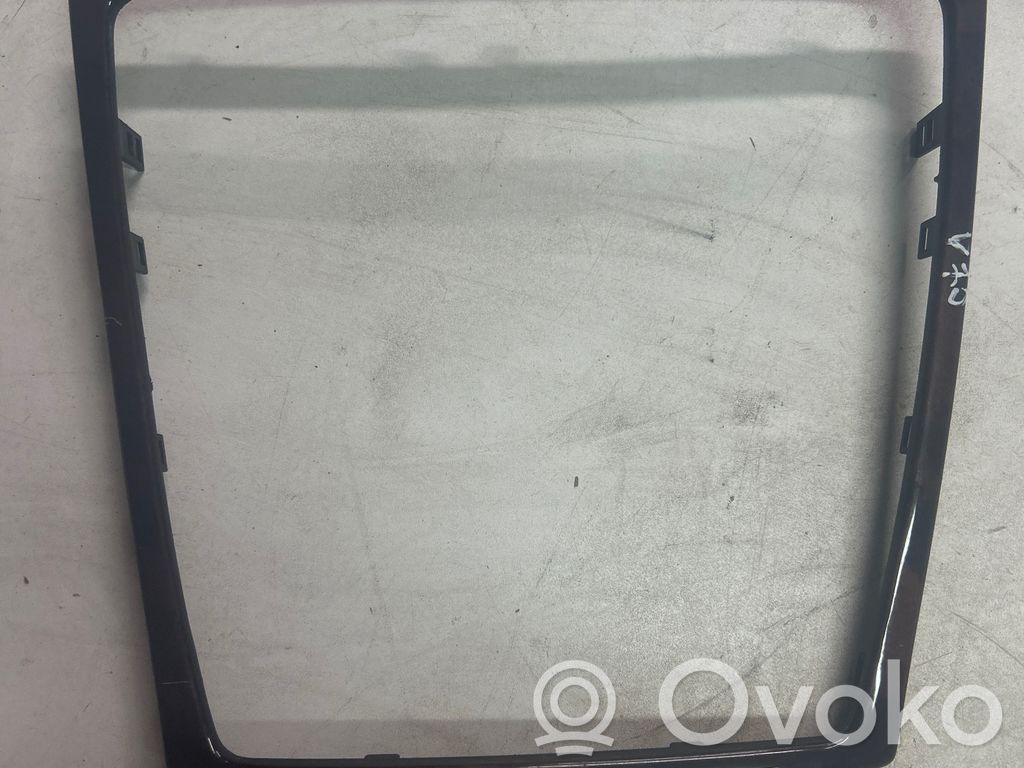Volvo V70 Panelės apdailos skydas (centrinis) 