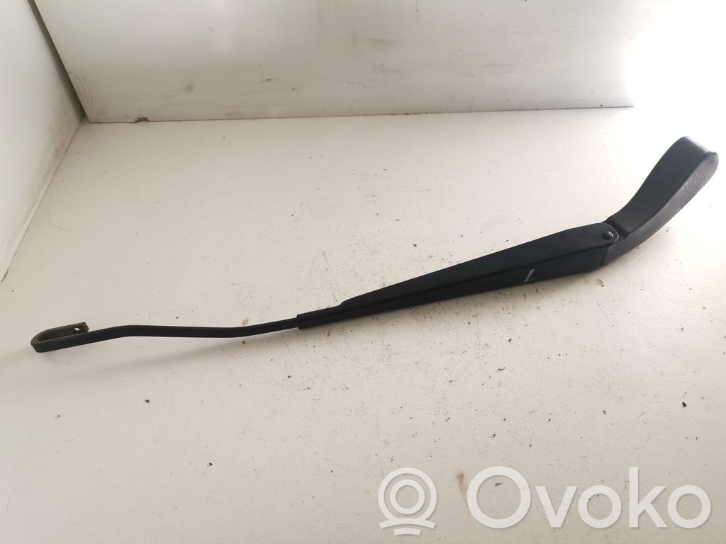 Volvo S80 Front wiper blade arm 