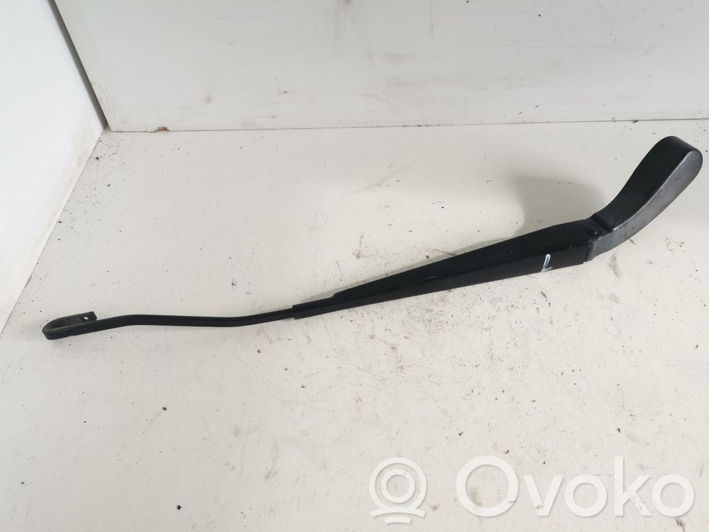 Volvo S80 Front wiper blade arm 