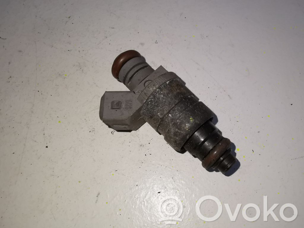 Inyector de combustible   06A906031A