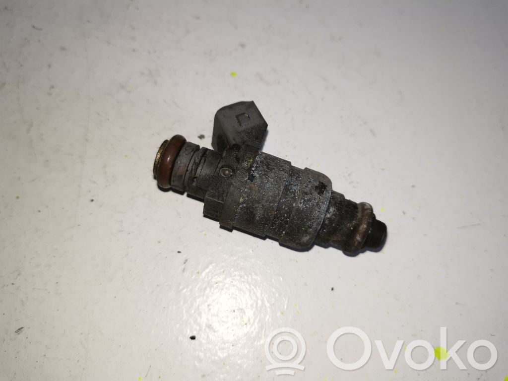 Inyector de combustible   06A906031A