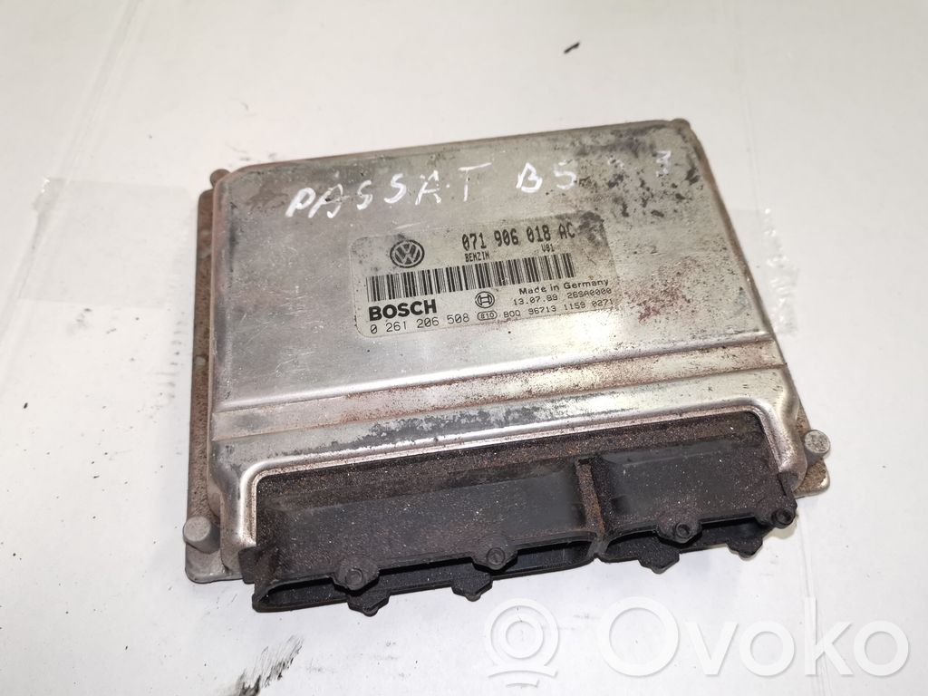 Engine control unit/module   071906018AC,0261206508