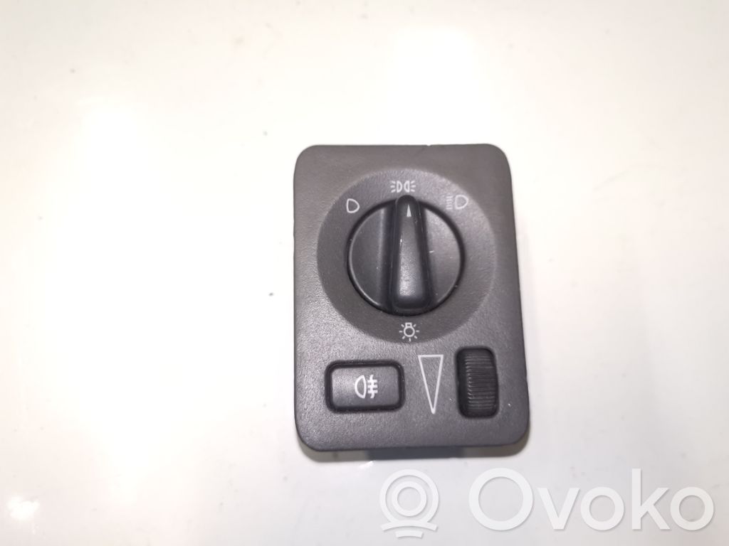 Light switch   4616124