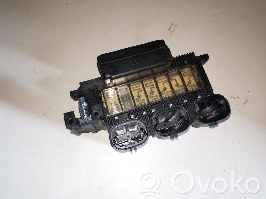 Citroen C4 I Fuse module 