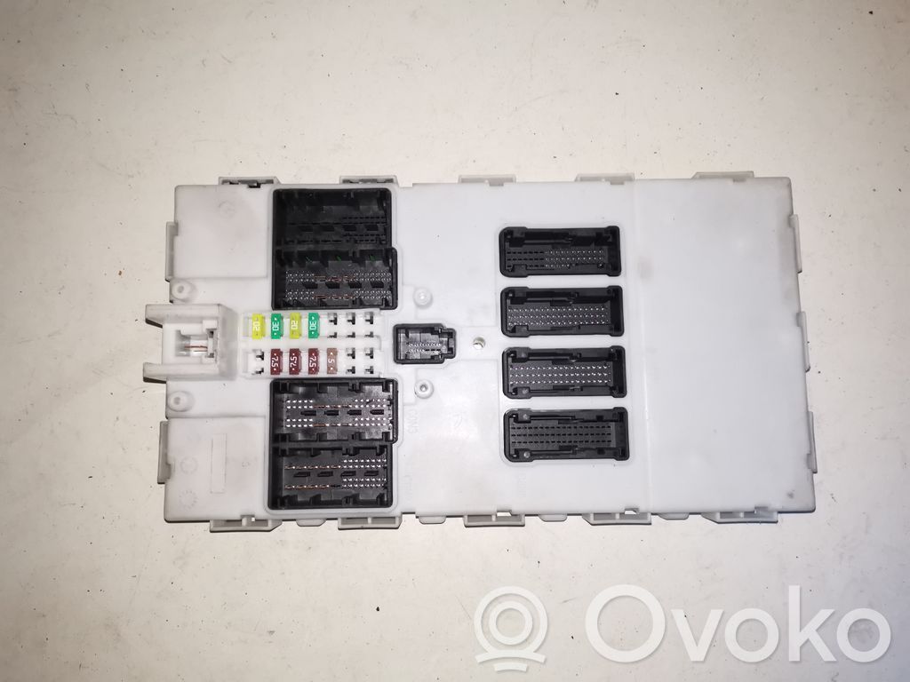 BMW X5 F15 Komforta modulis 