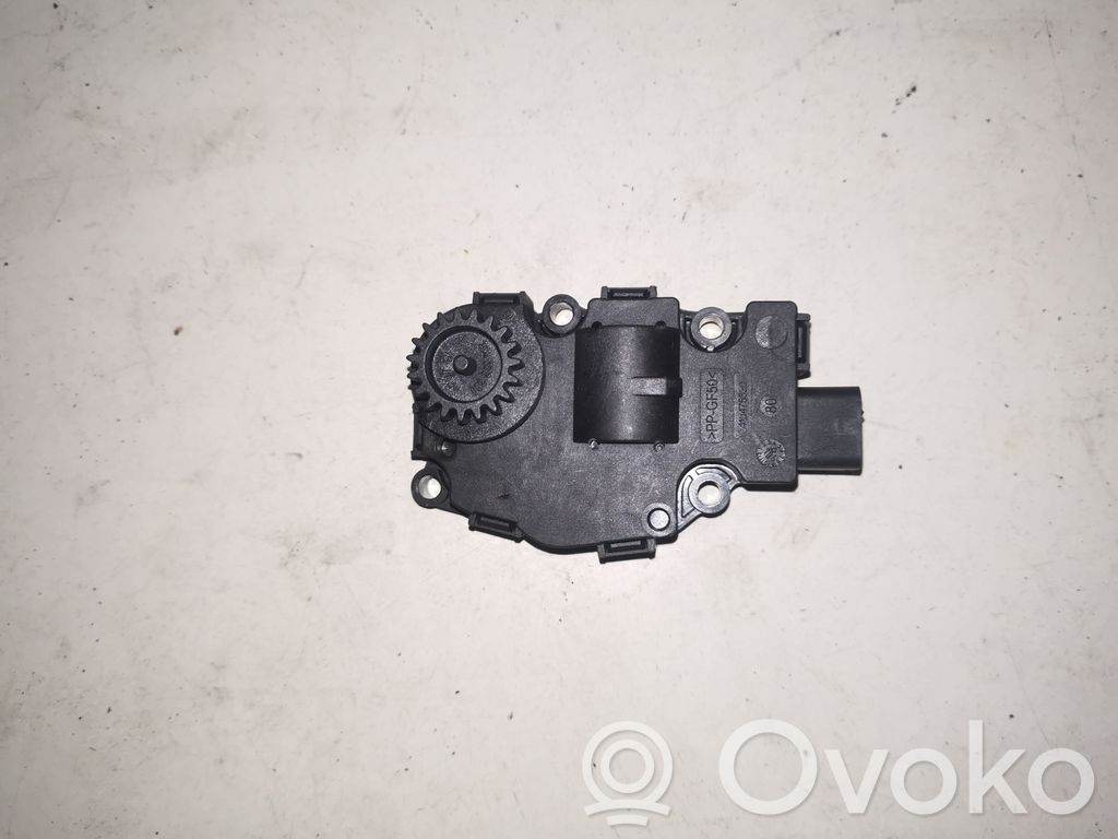 Volkswagen Touareg II Air flap motor/actuator 