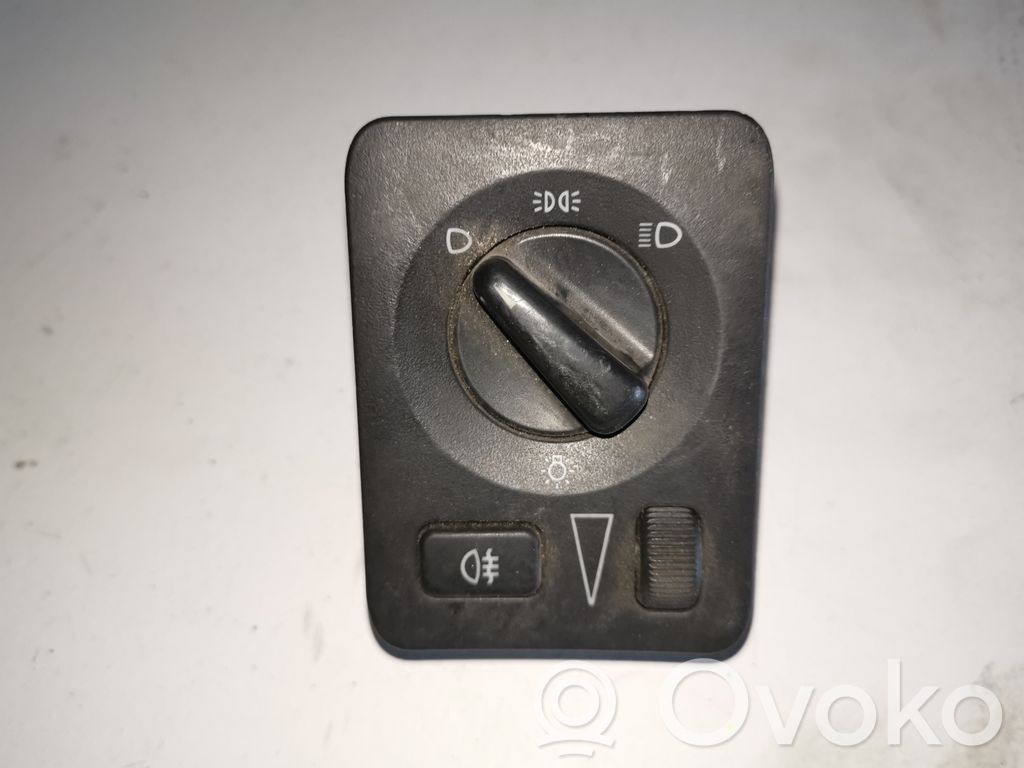 Light switch   12760589