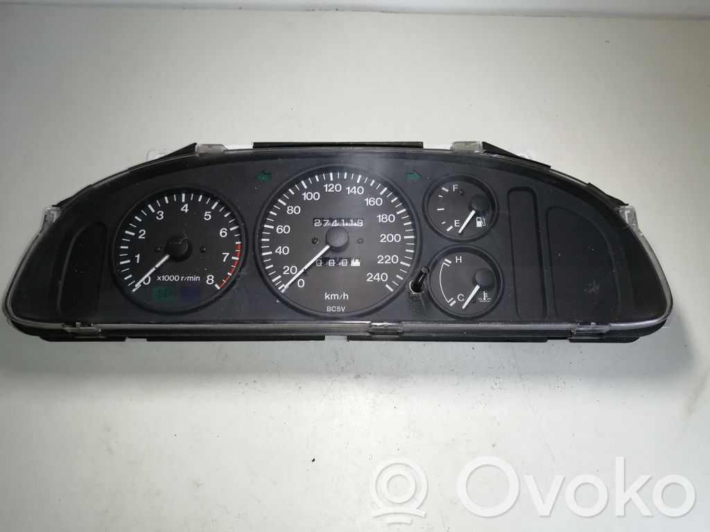 Mazda 323 F Speedometer (instrument cluster) 