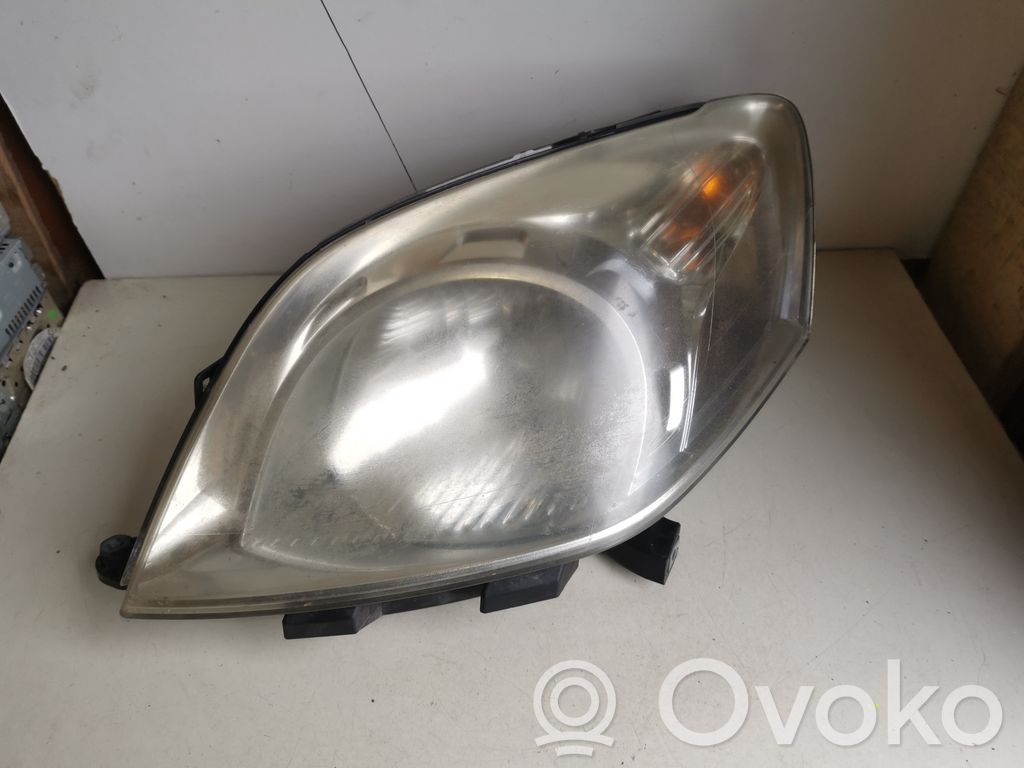 Citroen Nemo Lampa przednia 